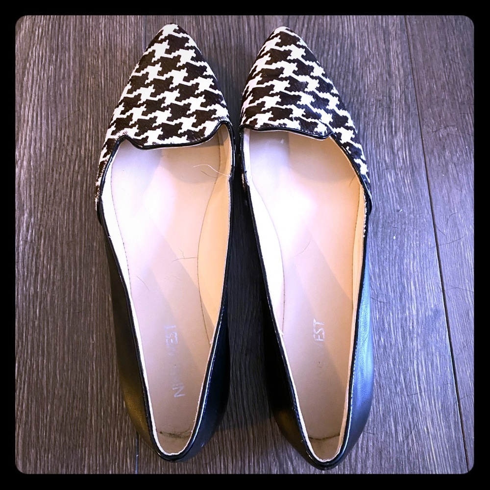 Nine West pointed flats